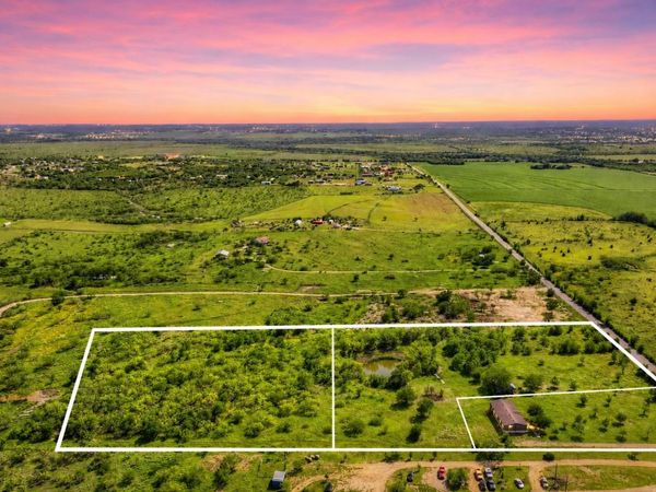 401 Graef RD , Kyle, TX 78640