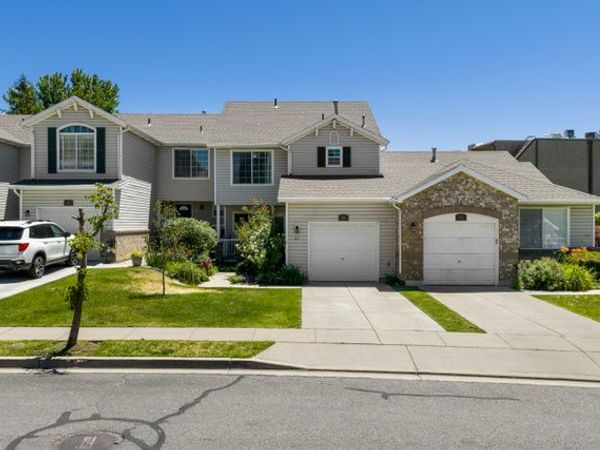 83 W 200 N, Centerville, UT 84014