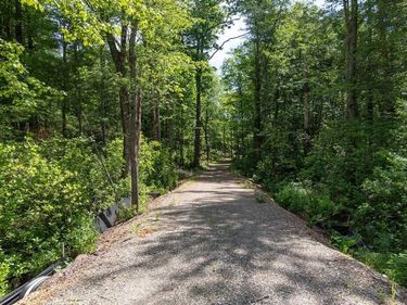 31 Parsonage Rd, Plympton, MA 02367
