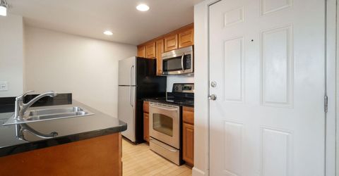 450 N Arlington Avenue, Unit 207, Reno, NV 89503 Photo