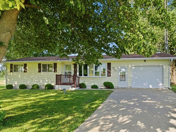 3447 Hilldale Drive, Freeport, IL 61032