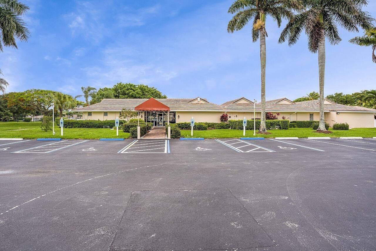 8900 Warwick Drive, Boca Raton, FL 33433 Photo