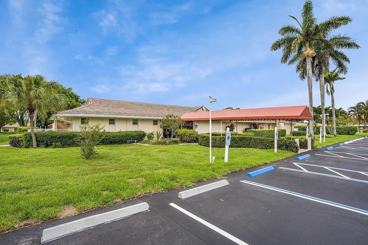 8900 Warwick Drive, Boca Raton, FL 33433 Photo