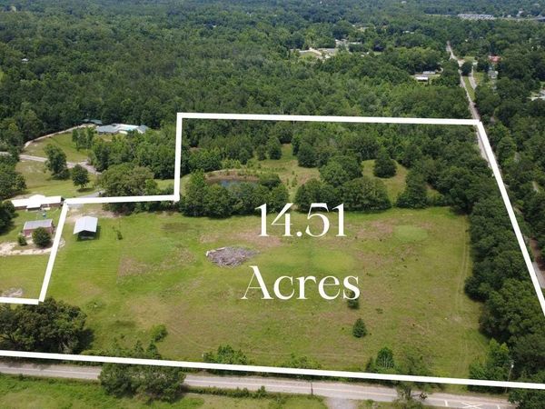 296 Salters Lake Rd, Century, FL 32535