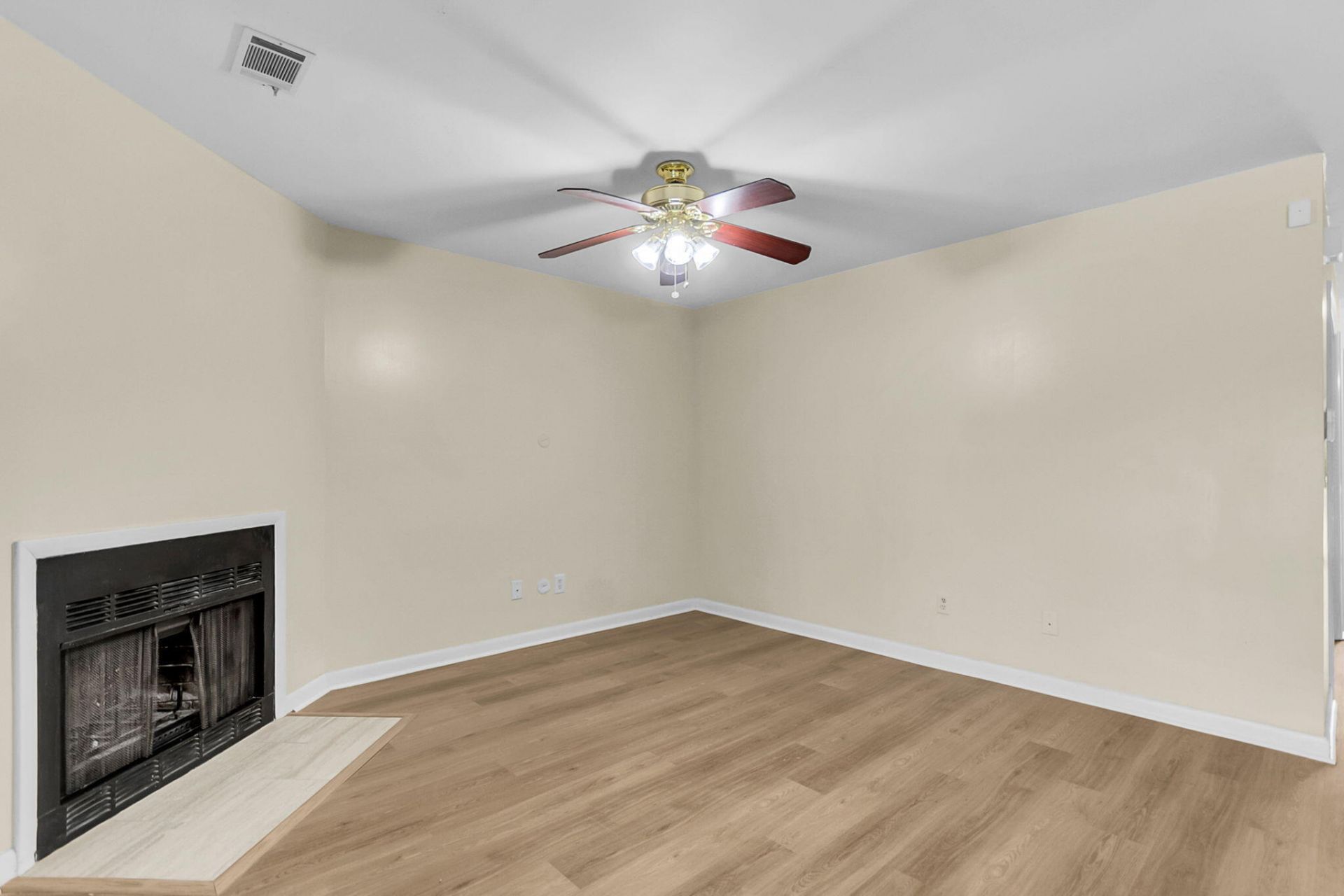 1005 Waterwood Drive Photo 6
