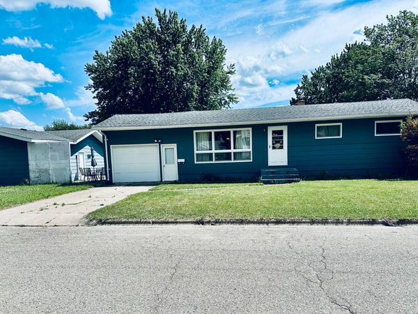 100 Deschepper Street, Marshall, MN 56258
