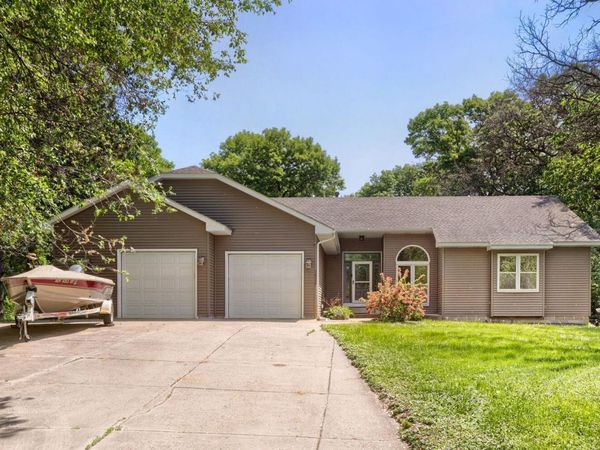 10227 Hanson Boulevard NW, Coon Rapids, MN 55433
