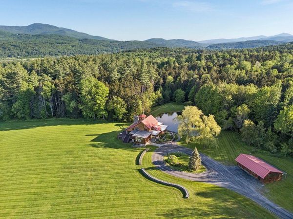 105 Lower Moulton Lane, Stowe, VT 05672