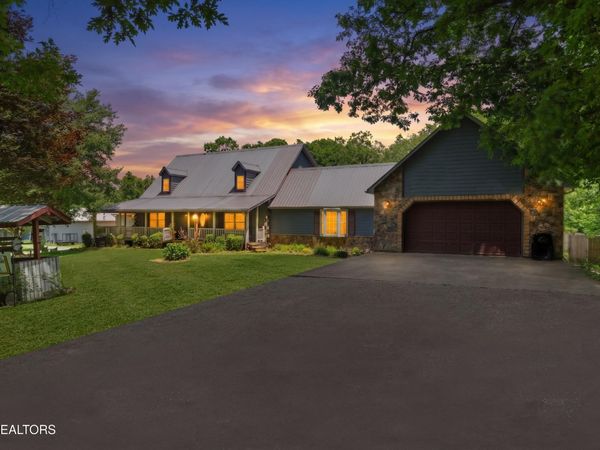 1036 Dye Rd, Clarkrange, TN 38553