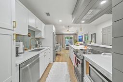 1561 Blaze Lane photo 4