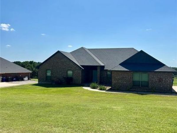 445 E Timberland Lane, Guthrie, OK 73044
