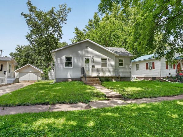 818 Home Park Boulevard, Waterloo, IA 50701