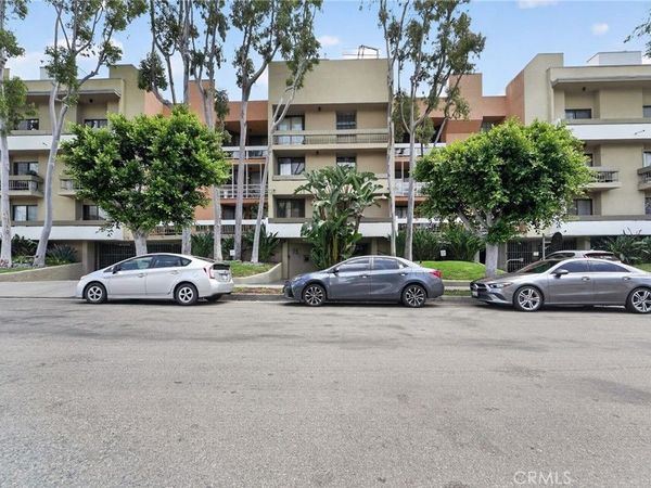 750 N Kings, Unit 114, West Hollywood, CA 90069