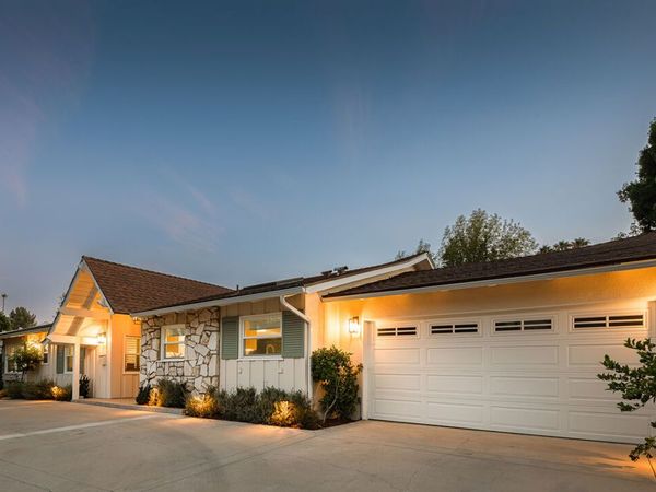 4731 Deseret Drive, Woodland Hills, CA 91364