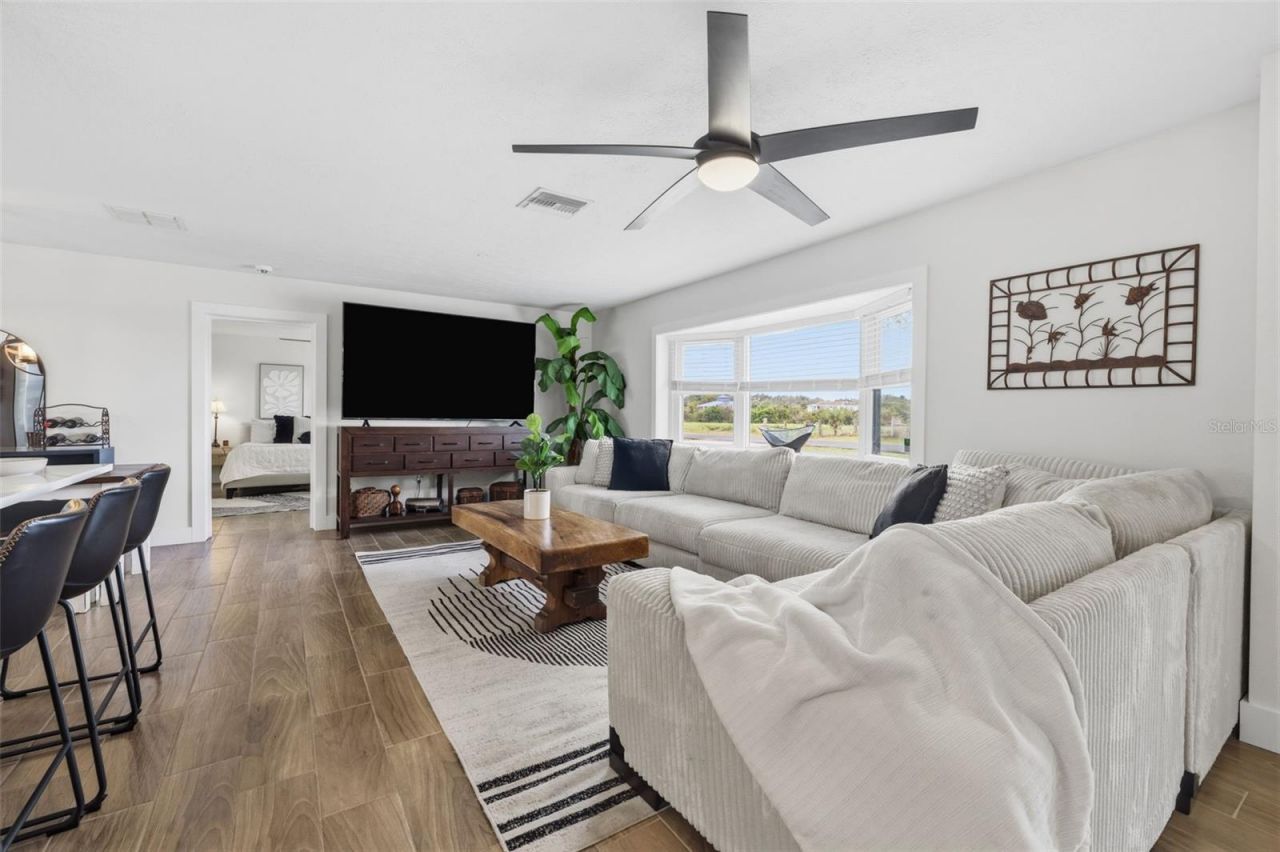 9910 Peninsular Drive, Gibsonton, FL 33534 Photo