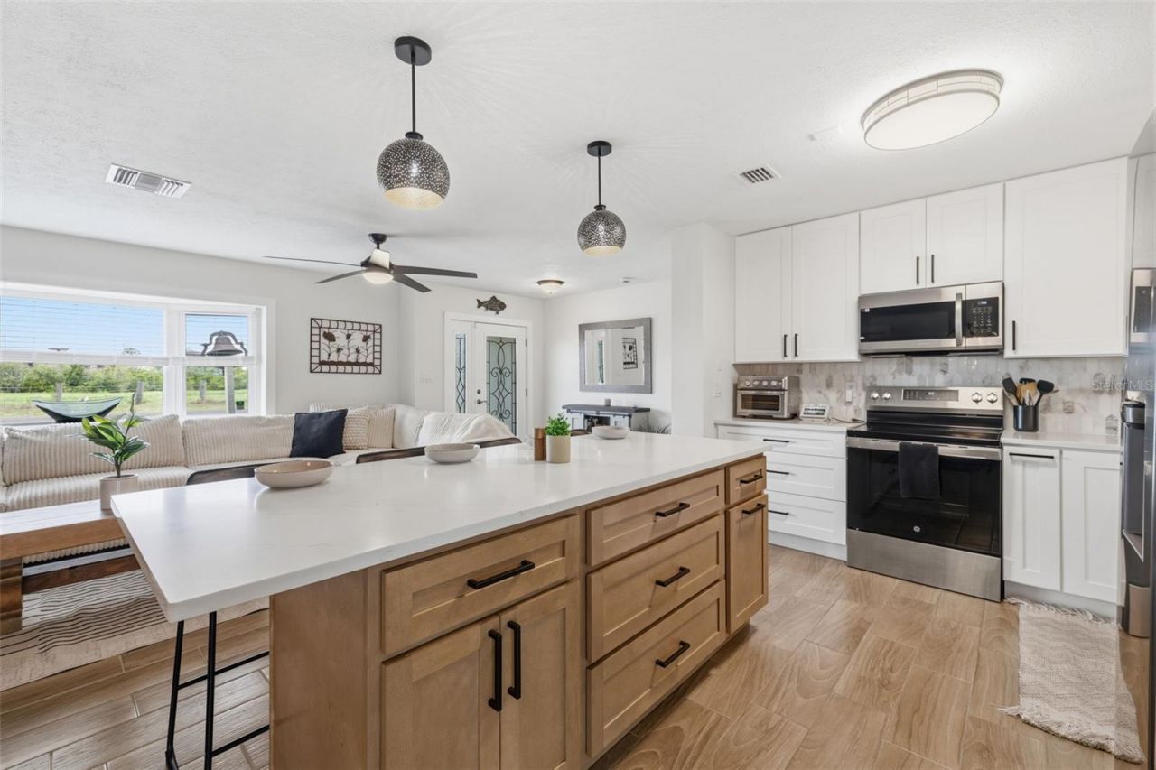 9910 Peninsular Drive, Gibsonton, FL 33534 Photo