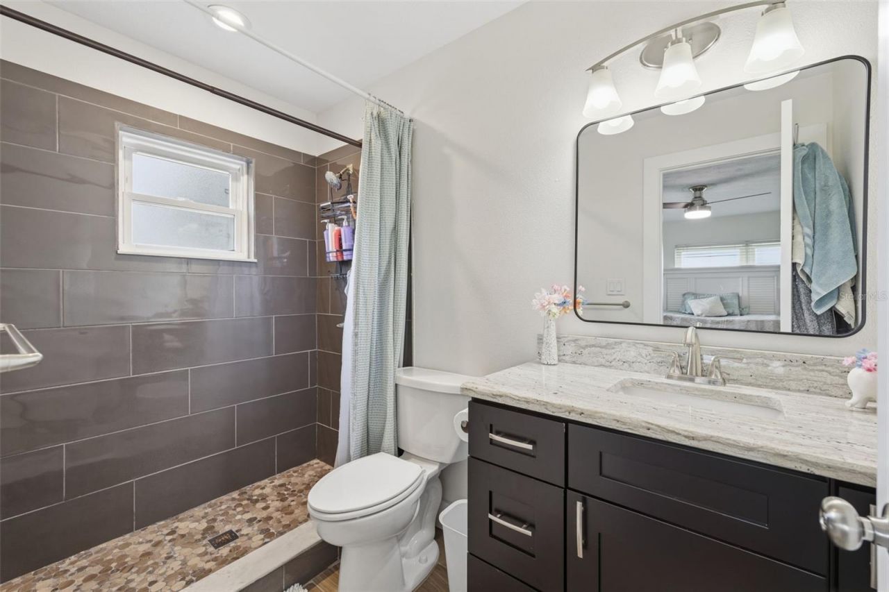 9910 Peninsular Drive, Gibsonton, FL 33534 Photo