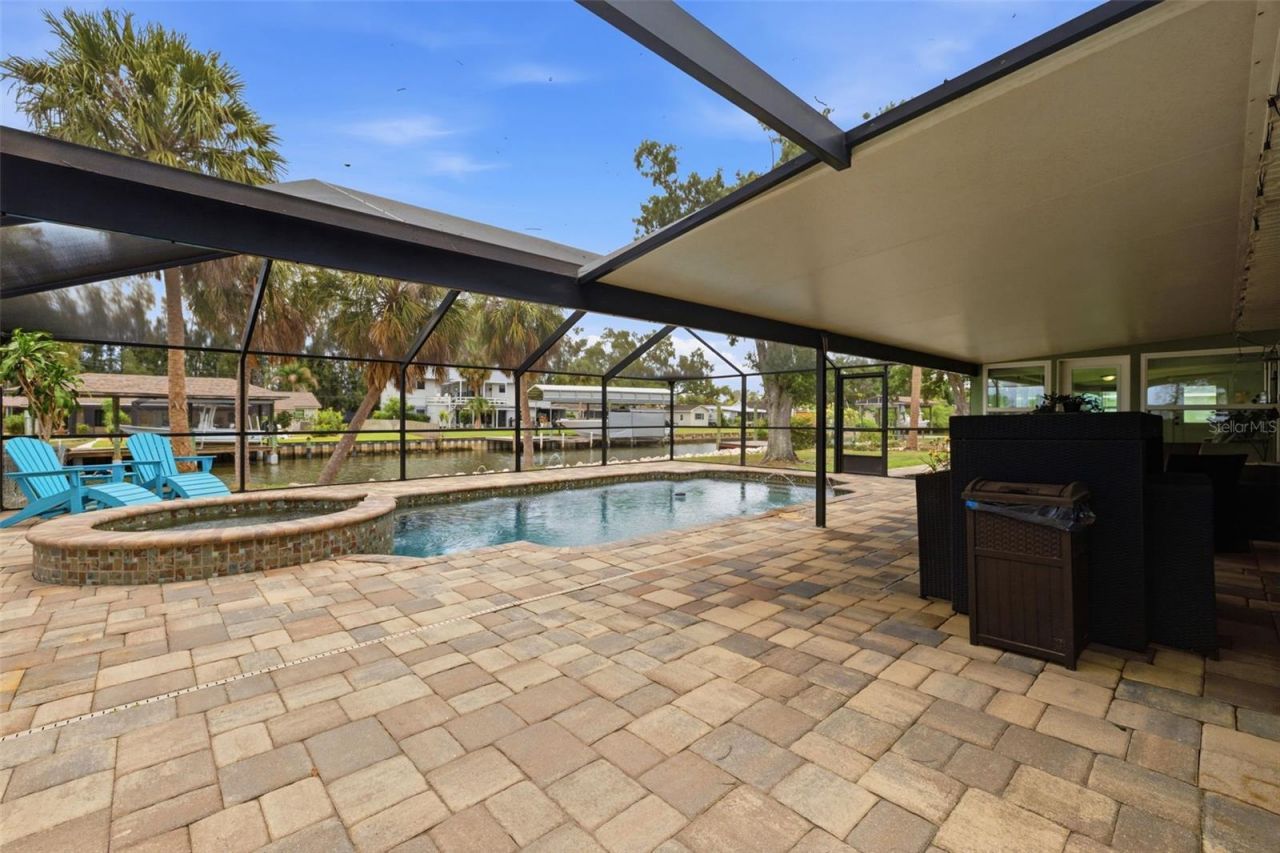 9910 Peninsular Drive, Gibsonton, FL 33534 Photo