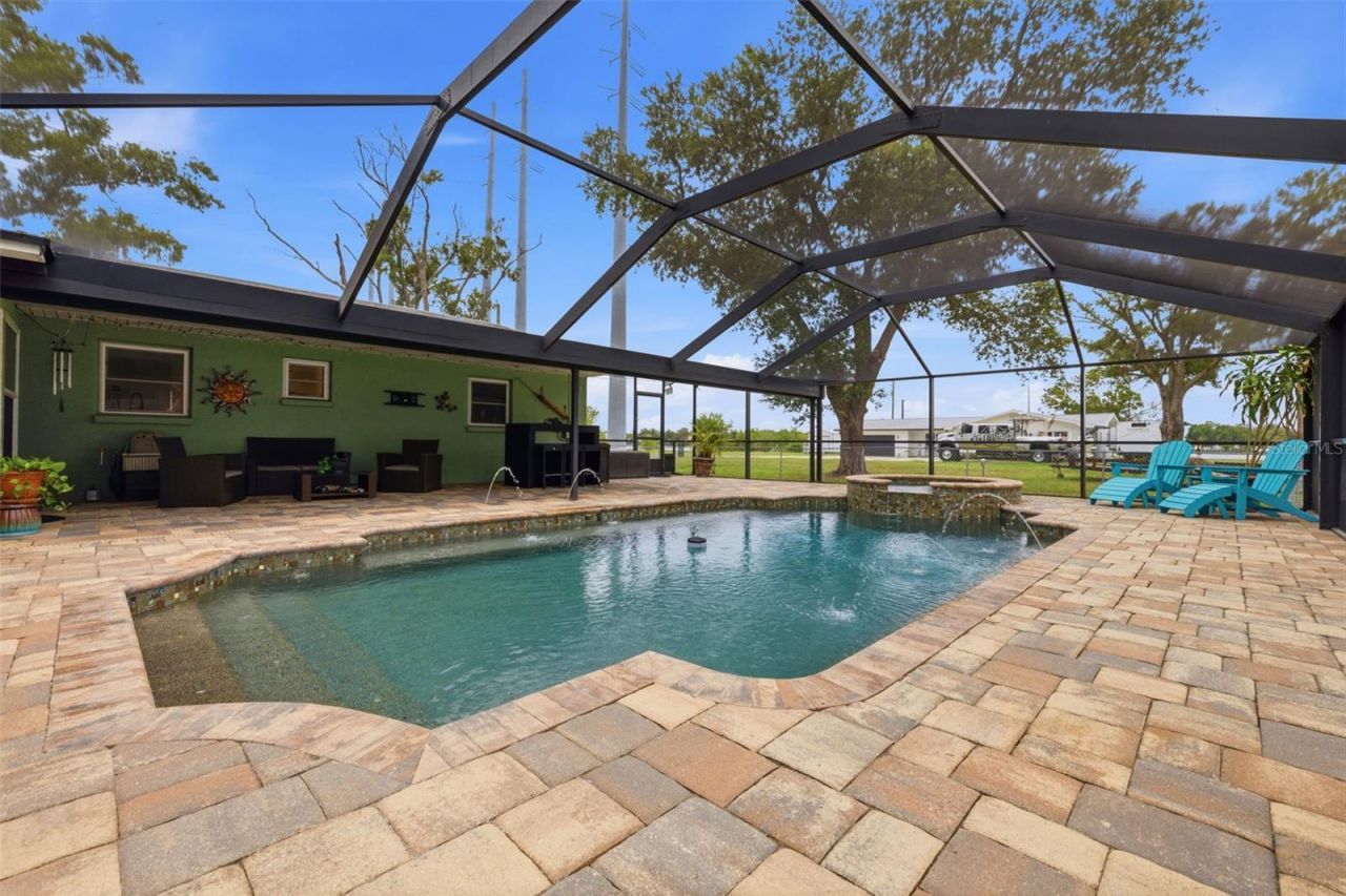 9910 Peninsular Drive, Gibsonton, FL 33534 Photo