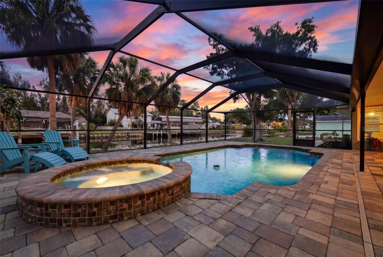 9910 Peninsular Drive, Gibsonton, FL 33534 Photo