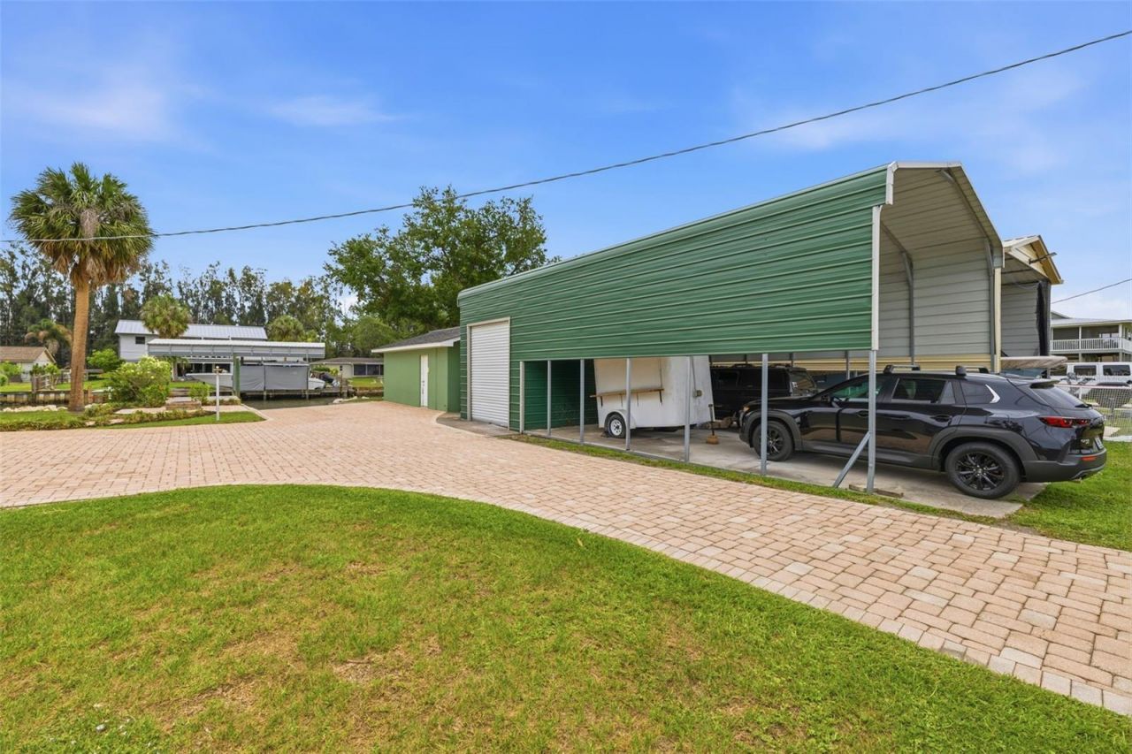 9910 Peninsular Drive, Gibsonton, FL 33534 Photo