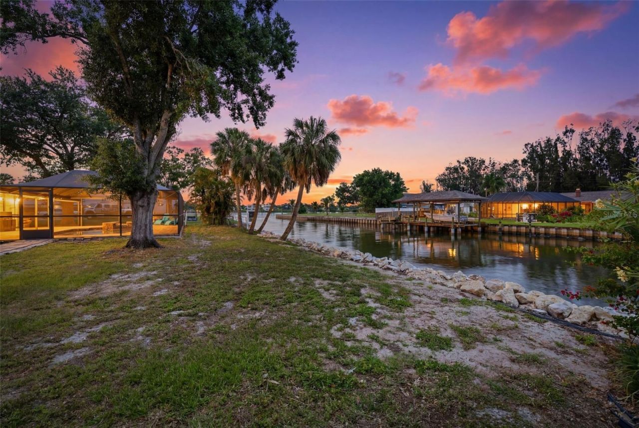 9910 Peninsular Drive, Gibsonton, FL 33534 Photo