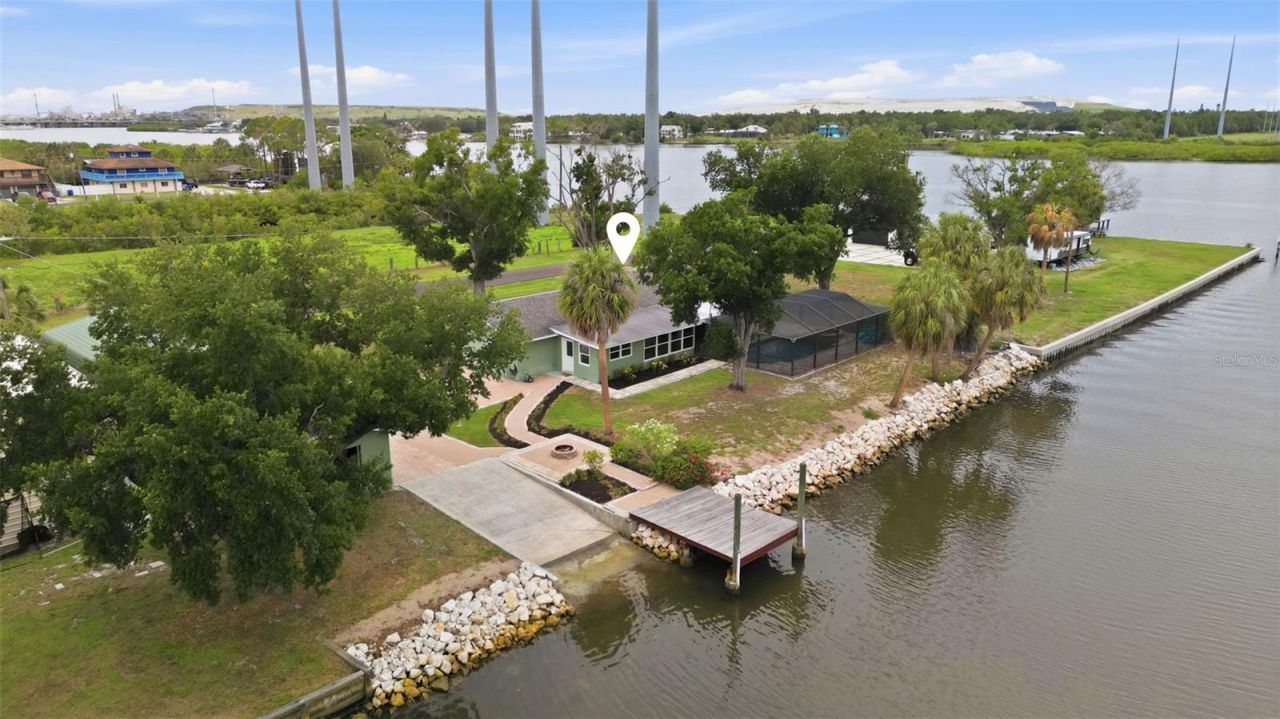 9910 Peninsular Drive, Gibsonton, FL 33534 Photo