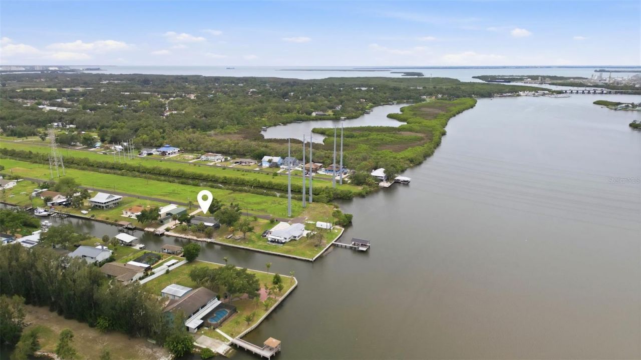 9910 Peninsular Drive, Gibsonton, FL 33534 Photo