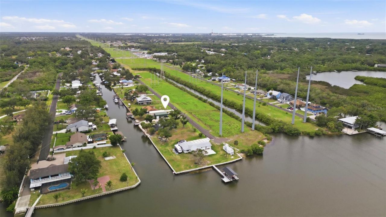 9910 Peninsular Drive, Gibsonton, FL 33534 Photo