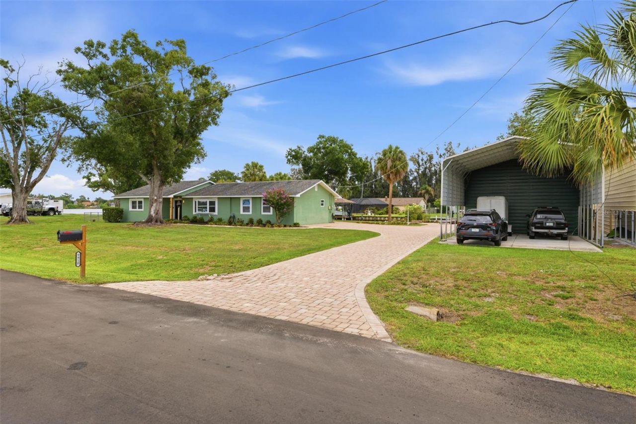 9910 Peninsular Drive, Gibsonton, FL 33534 Photo