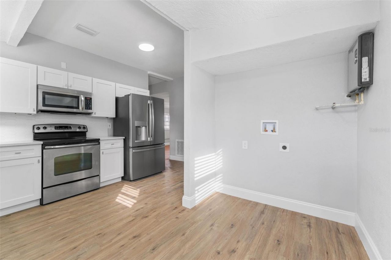 1927 13th Street S, Saint Petersburg, FL 33705 Photo