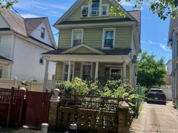 8424 109th Street , Richmond Hill, NY 11418