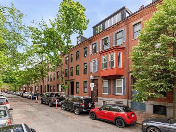 36 Hanson St, Boston, MA 02118
