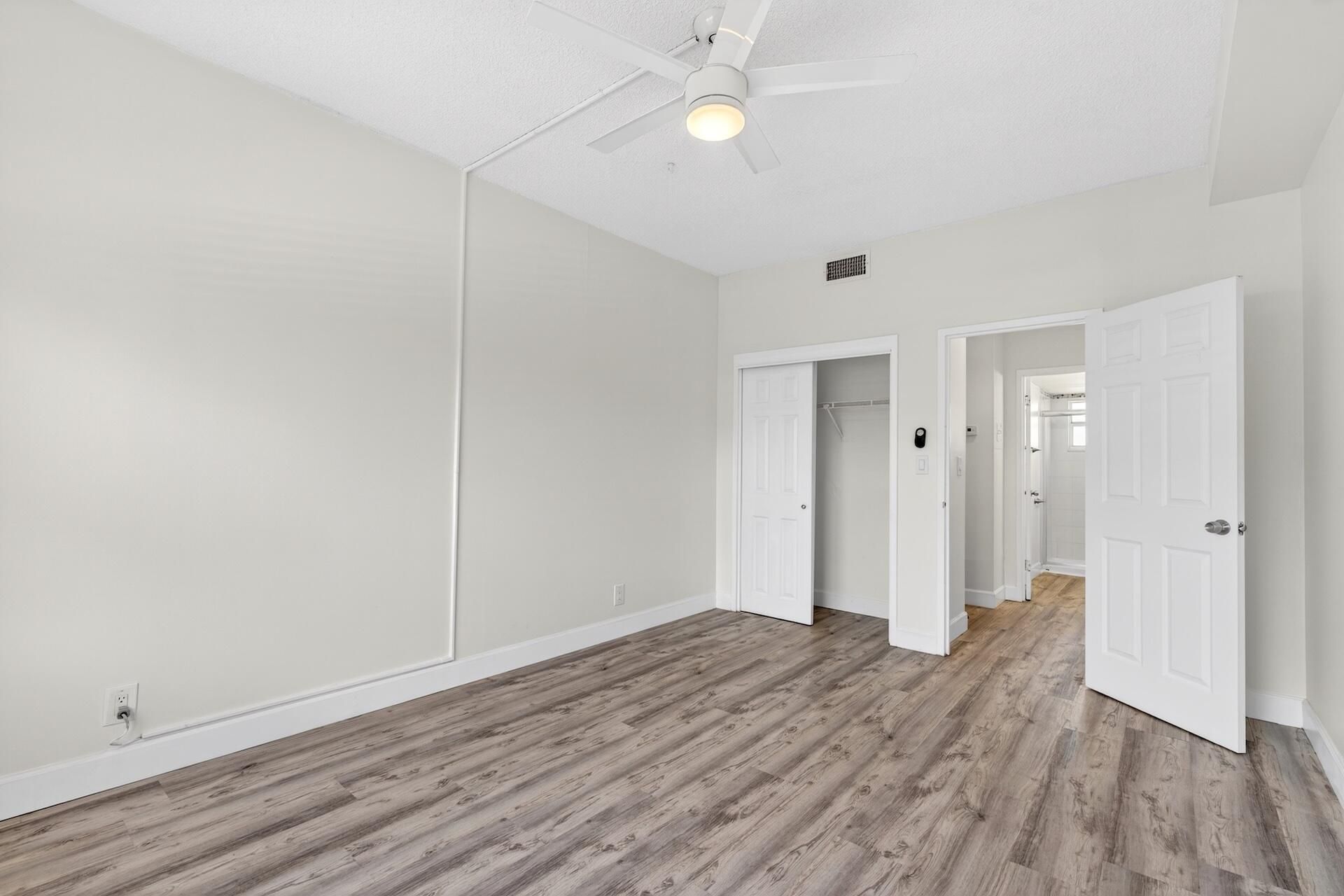 2555 NE 11th Street, Unit 104, Fort Lauderdale, FL 33304 Photo