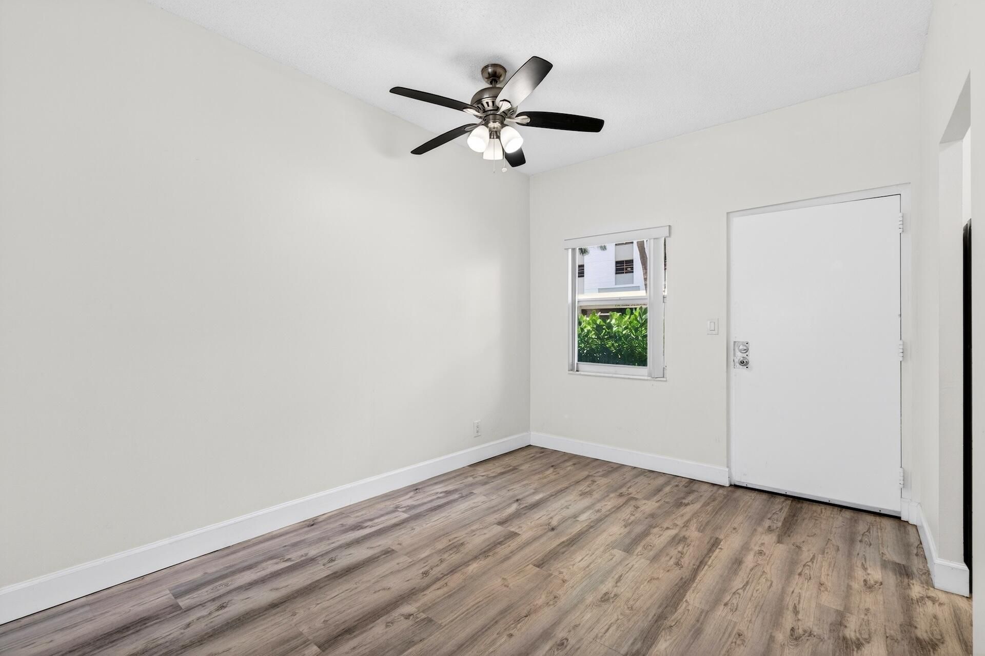 2555 NE 11th Street, Unit 104, Fort Lauderdale, FL 33304 Photo