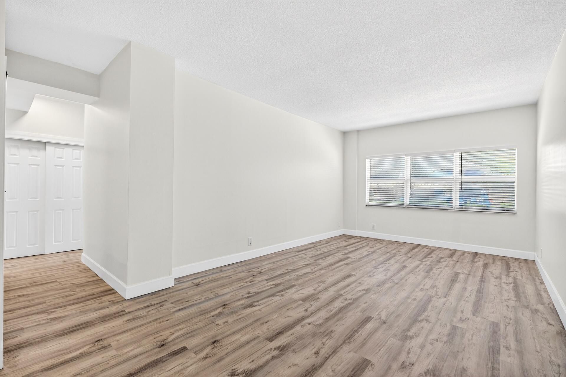 2555 NE 11th Street, Unit 104, Fort Lauderdale, FL 33304 Photo