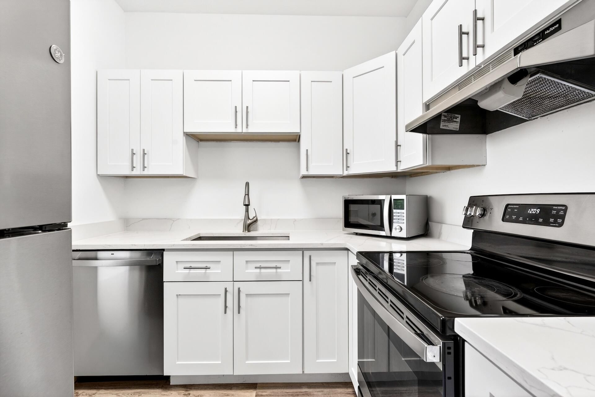 2555 NE 11th Street, Unit 104, Fort Lauderdale, FL 33304 Photo