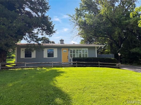 238 W Skyline Drive , Ballwin, MO 63011