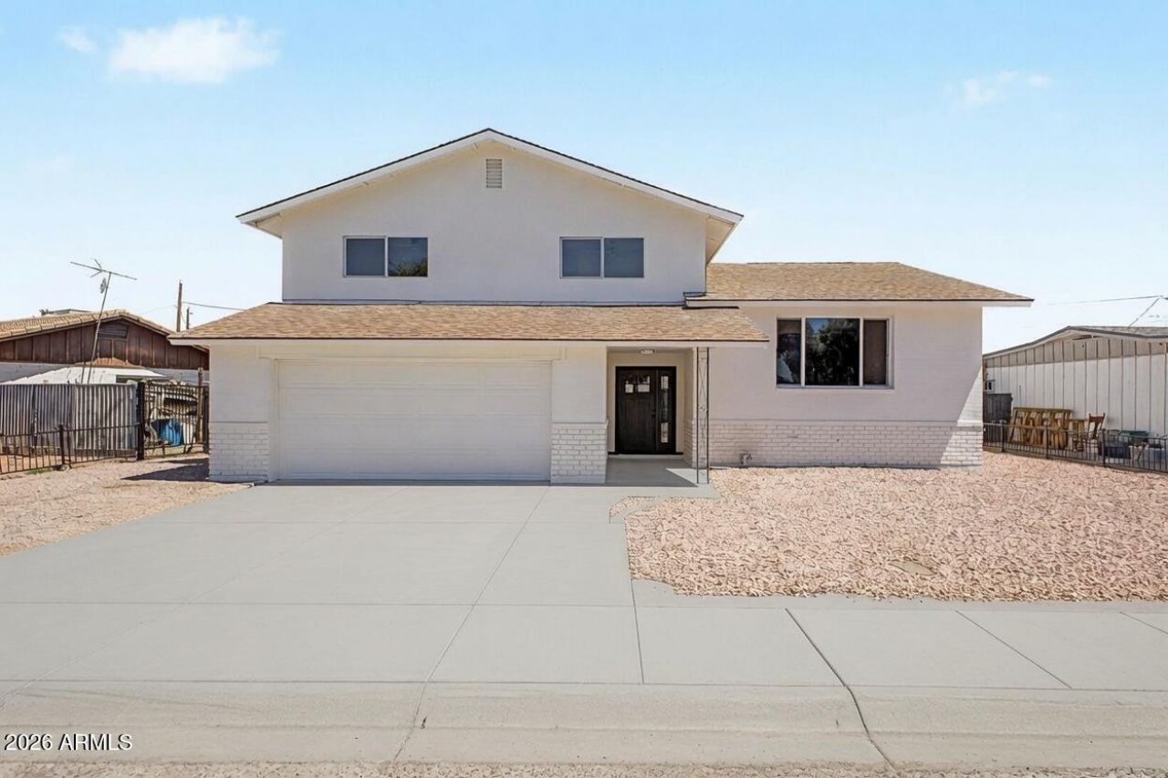 4016 W Solano Drive S, Phoenix, AZ 85019 Main Photo