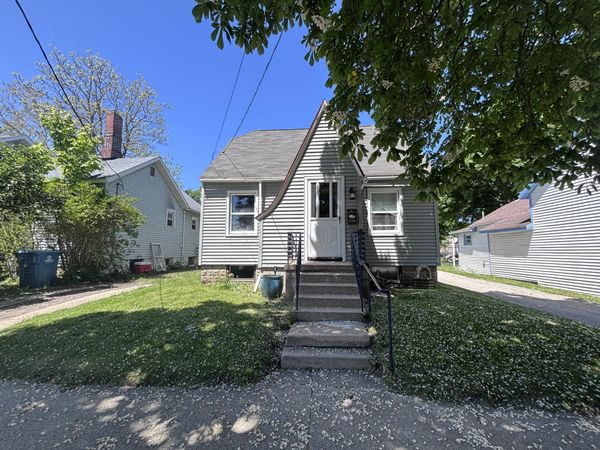 286 3rd Street, Manistee, MI 49660