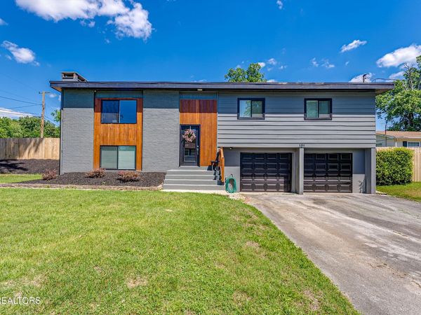 101 Wayne Place, Oak Ridge, TN 37830