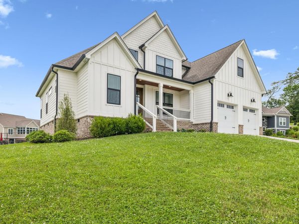 9215 Sir Charles Court, Harrison, TN 37341