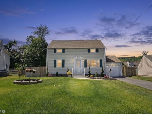 37 Glen Ct, North Plainfield, NJ 07063