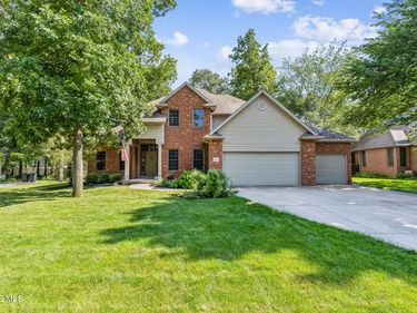 1443 Silver Pine Lane, Findlay, OH 45840