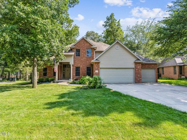 1443 Silver Pine Lane, Findlay, OH 45840