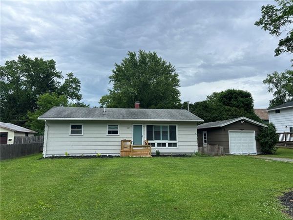12 Fairlawn Drive, Honeoye Falls, NY 14472