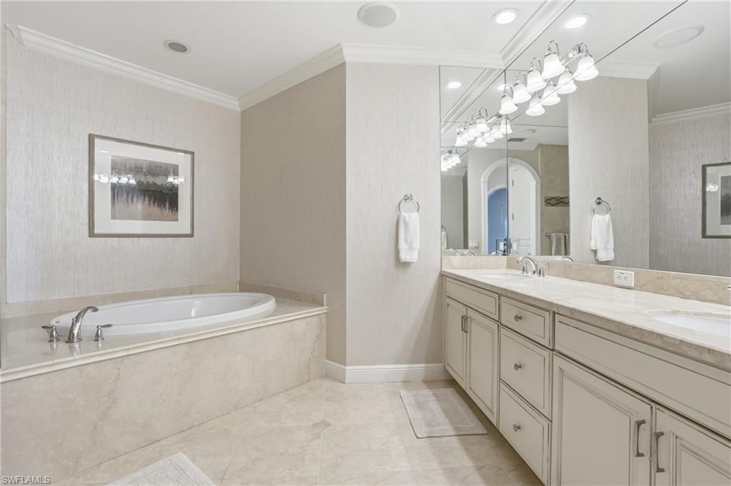 2543 Marquesa Royale Ln, Unit 4-302, Naples, FL 34109 Photo