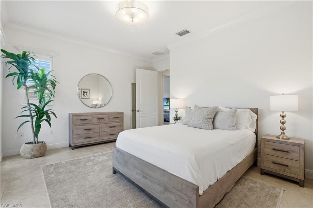 2543 Marquesa Royale Ln, Unit 4-302, Naples, FL 34109 Photo