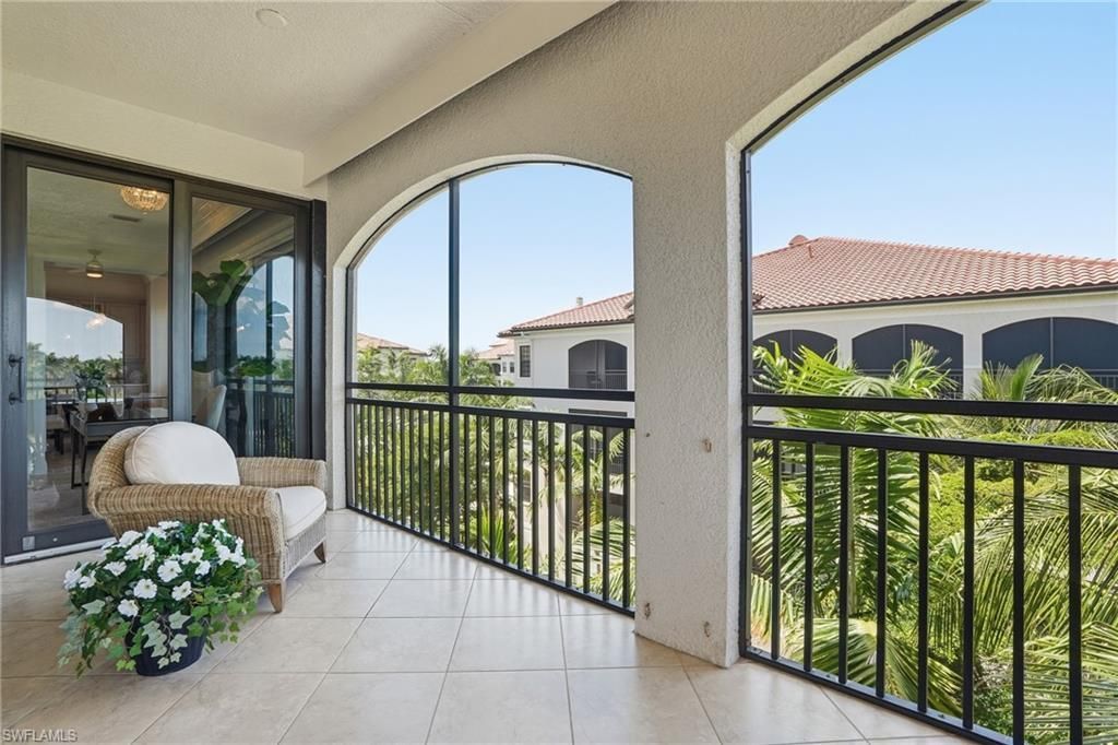 2543 Marquesa Royale Ln, Unit 4-302, Naples, FL 34109 Photo