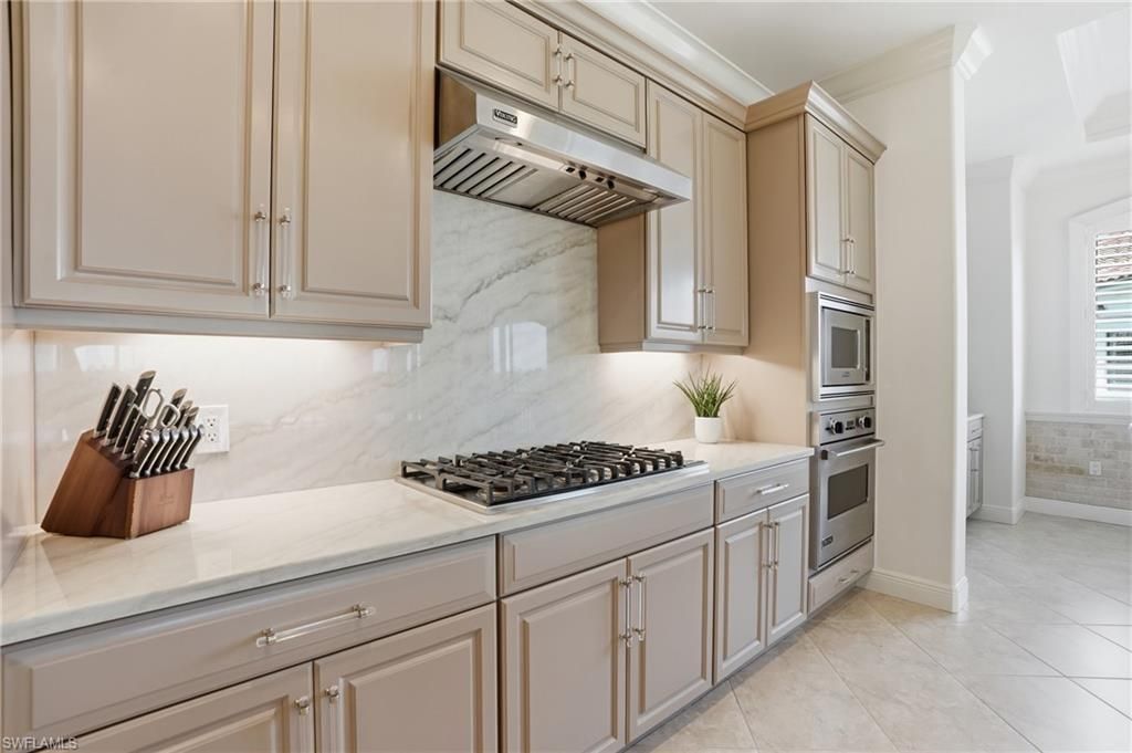 2543 Marquesa Royale Ln, Unit 4-302, Naples, FL 34109 Photo